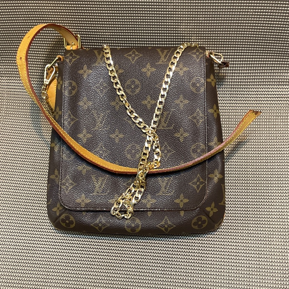 Louis Vuitton Monogram Canvas Crossbody CA0998 - Picture 12 of 16